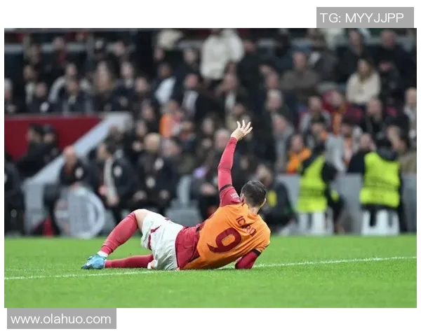 十字韧带受伤困扰足球巨星的复出之路与挑战解析