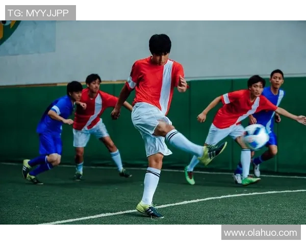 足球巨星小腿肌肉力量与爆发力展现运动之美